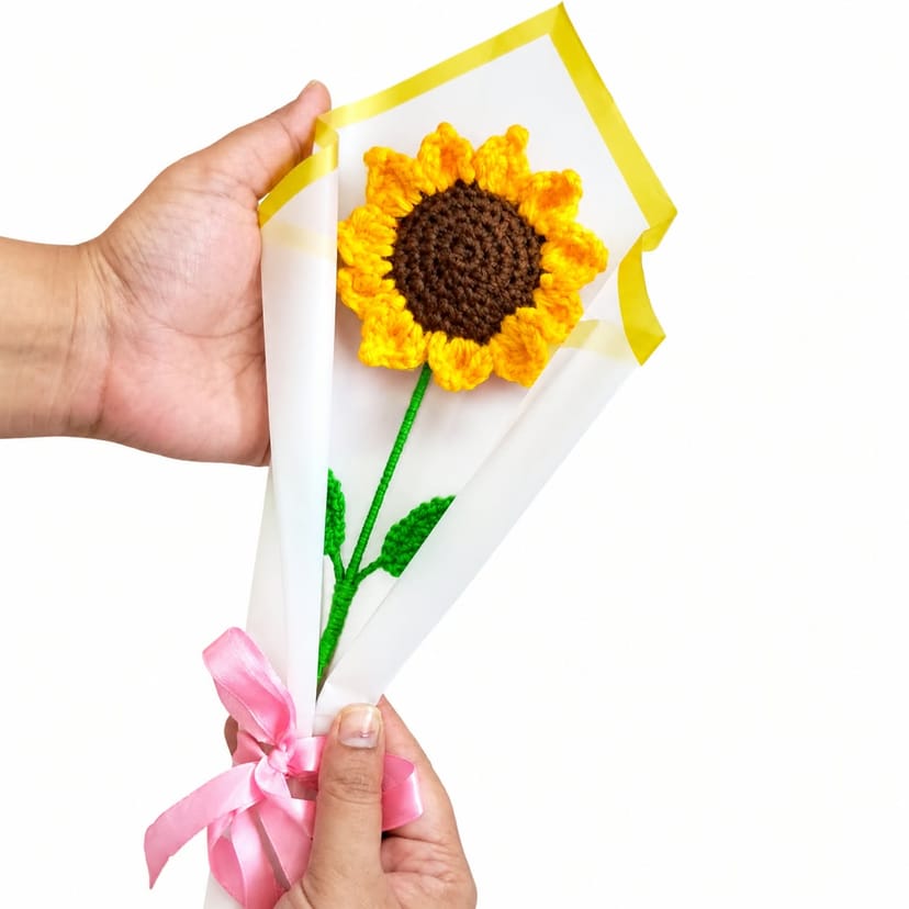 Crochet Sunflower Bouqet - Image 1